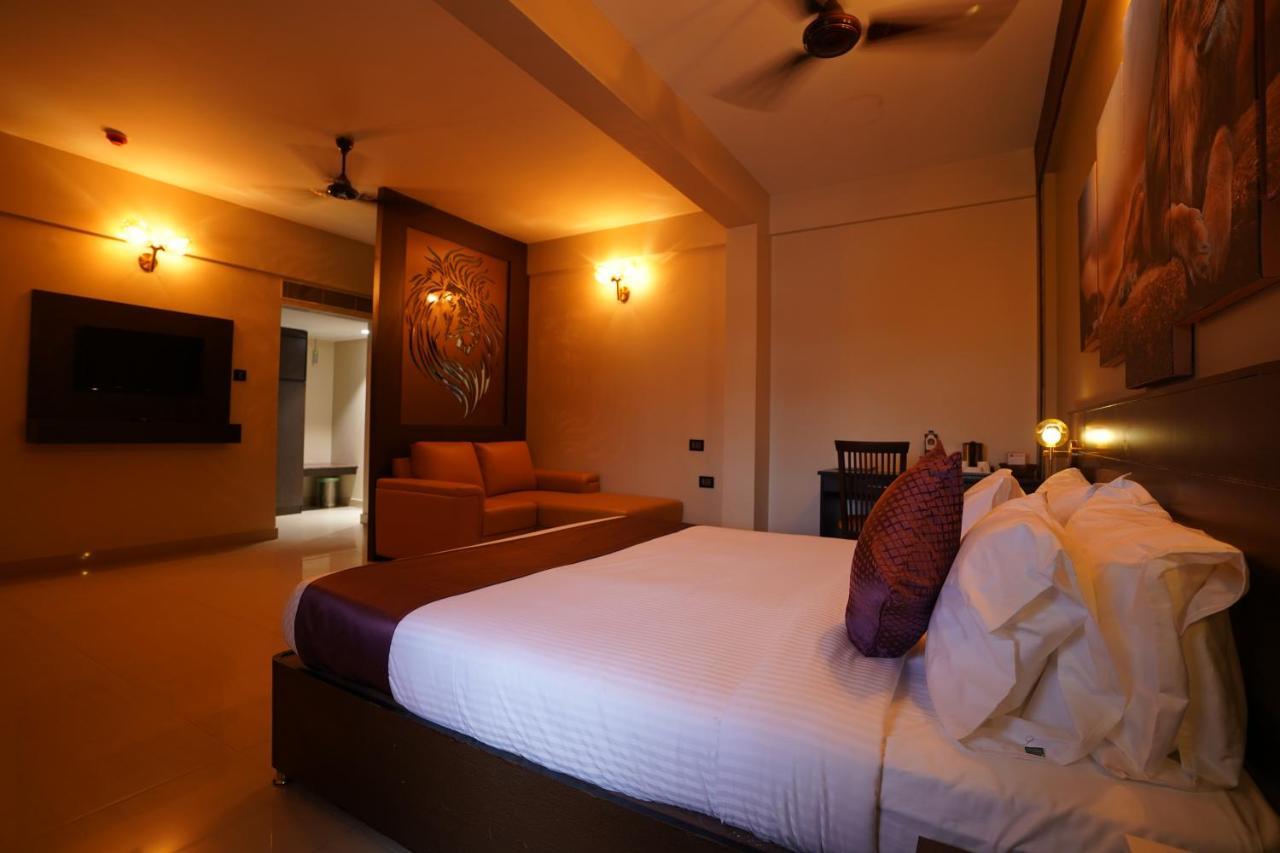 Neyyar Residency Hotell Neyyattinkara Eksteriør bilde